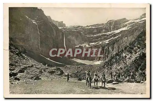 Cartes postales Gavarnie Hautes Pyrenees Interieur et Sommets du Cirque Ane Mule