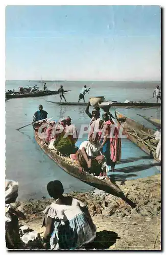 Cartes postales moderne L'Afrique en Couleurs Pirogue sur le Fleuve