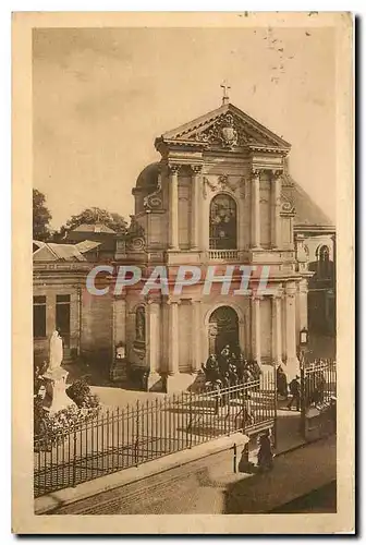 Ansichtskarte AK La Chapelle des Carmelites de Lisieux La Facade