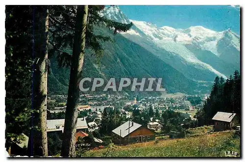 Cartes postales moderne Chamonix Mont Blanc Vue generale l'Aiguille du Midi