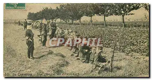 Cartes postales En Campagne Une chaine de tirailleurs Militaria