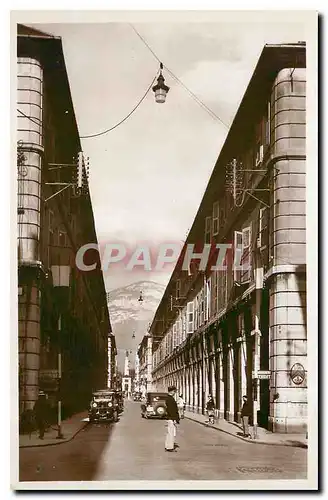 Cartes postales Chambery La rue de Boigne les Portiques