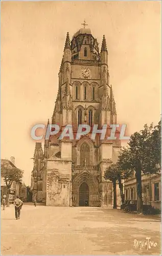 Cartes postales SAINTES-Cathedrale St Pierre-Clocher du XV siecle