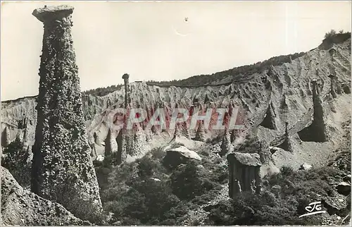 Cartes postales LES ALPES.Environs de REMOLLON.Salle de Bal de Vallauria.Les demoiselles  coiff�es ou chemin�es