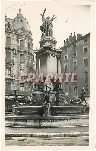 Cartes postales GRENOBLE-Monument �lev� � la Gloire Des Trois ordres Dauphinois