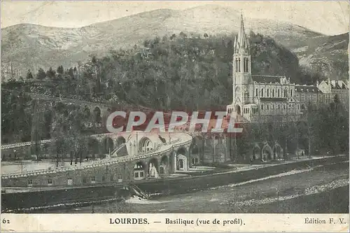 Cartes postales lourdes -Basilique (vue profil)