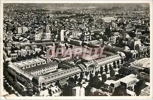 Cartes postales VICHY-Vue Aerienne .En 1er plan:Etablissement de 1 er Classe