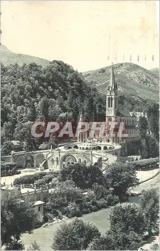 Cartes postales Lourdes La Basilique et le Gare