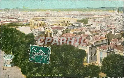 Cartes postales Nimes les Arenes et la Ville