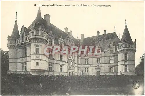 Cartes postales Azay le Rideau L et L Le Chateau Cour interieure