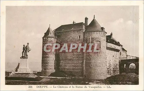 Ansichtskarte AK Dieppe Le Chateau et la Statue de Vauquelin