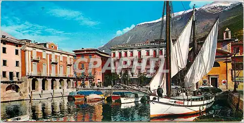 Cartes postales Le Lac de Garda Malcesine Le Port Bateau