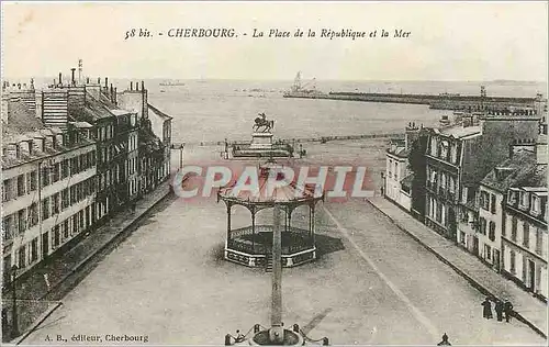 Cartes postales Cherbourg La Place de la Republique et la Mer