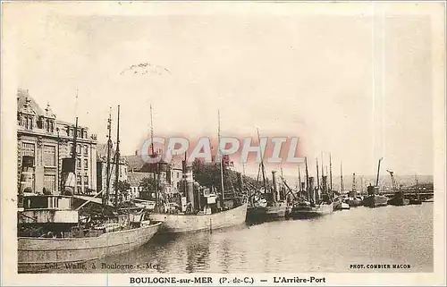 Cartes postales Boulogne sur Mer P de C L'Arriere Port Bateaux