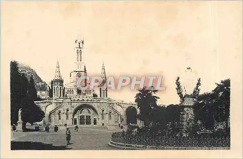 Cartes postales Lourdes La Basilique et la Vierge Couronnee