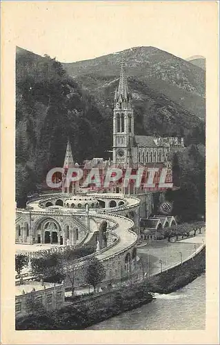 Cartes postales Lourdes La Basilique et le Gave