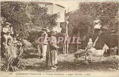 Cartes postales Clermont Ferrand Fontaine Petrifiante Chevre