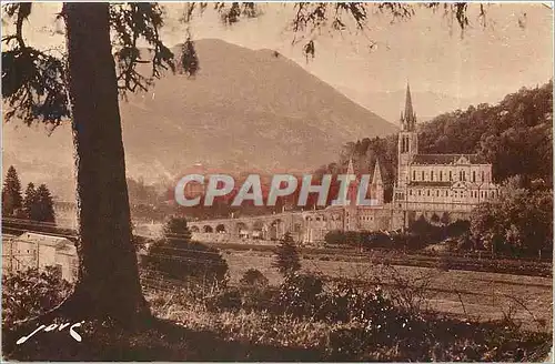 Cartes postales Lourdes HP La Basilique et le Pic du Ger