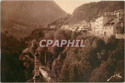 Cartes postales Luz St Sauveur HP La Ville surplombant les Gorges