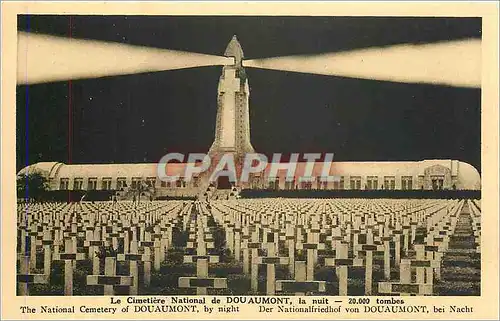 Ansichtskarte AK Le Cimetiere National de Douaumont la nuit