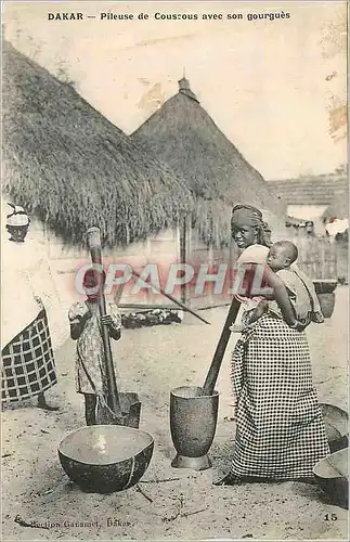 Ansichtskarte AK Dakar Pileuse de Cousrous avec son gourgues