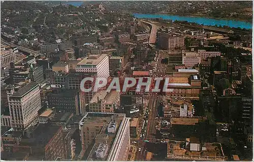 Cartes postales moderne Cincinnati Ohio Looking east over downtown Cincinnati from atop the Carew Tower