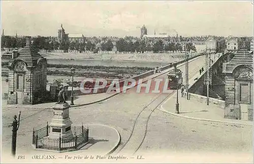 Ansichtskarte AK Orleans Vue prise de la Place Dauphine Tramway