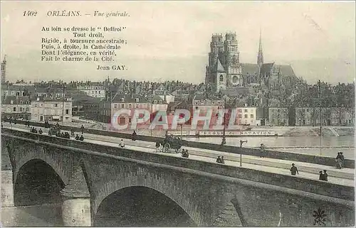 Cartes postales Orleans Vue generale Au loin se dresse le Beffroi Tout droit
