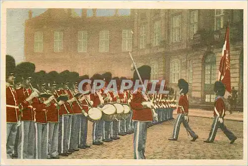 Cartes postales Copenhagen The parade of the soldiers on Amalienborg