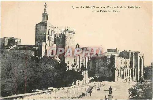 Cartes postales Avignon Vue d'ensemble de la Cathedrale et du Palais des Papes