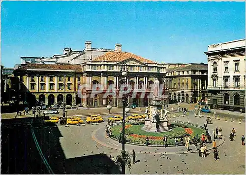 Cartes postales moderne Milano Place de la Scala La Scala Platz