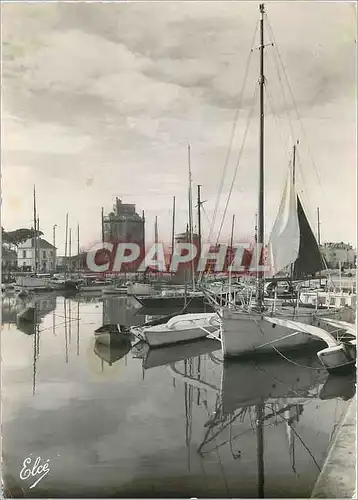 Cartes postales moderne La Rochelle Ch Mme Vue sur les Bassins au fond les Tours