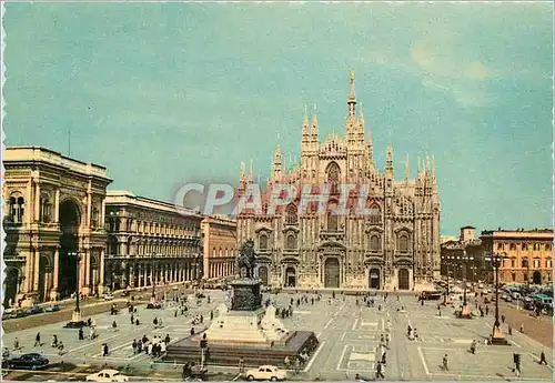 Cartes postales moderne Milano Place de la Cathedrale