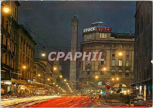 Cartes postales moderne Bologna Rue Rizzoli Deux Tours nocturne