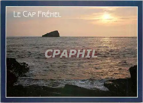 Cartes postales moderne Le Cap Frehel Cotes d'Armor Le cureieux rocher appete amas du cap