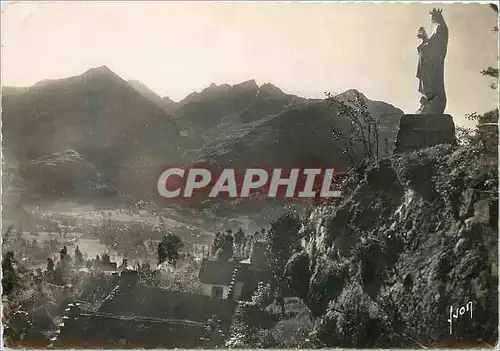 Cartes postales moderne Sazos Hautes Pyrenees Notre Dame des Bergers et la Vallee de Luz