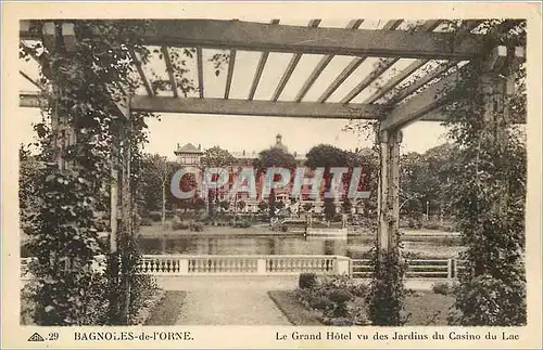 Cartes postales Bagnoles de L'Orne Le Grand Hotel vu des Jardins du Casino du Lac