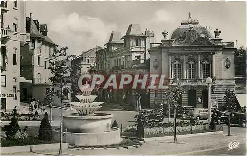 Cartes postales moderne Chatelguyon Place Brosson et le Theatre