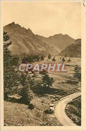 Ansichtskarte AK Environs du Mont Dore Puy de Dome La vallee d'Enfer et les aiguilles du Diable