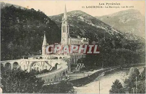 Cartes postales Lourdes La Basilique vue de cote