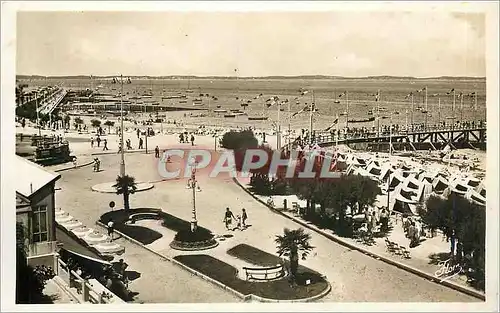 Cartes postales Arcachon La place Thiers et la Jetee