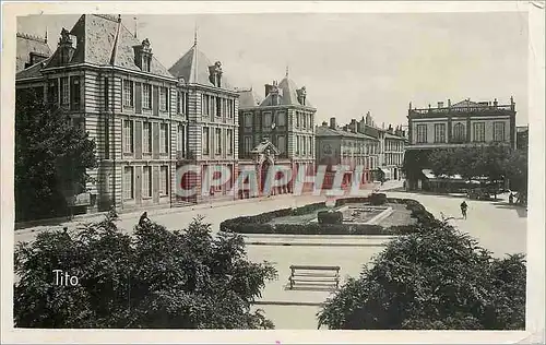 Cartes postales Montauban Place du Marechal Foch La Prefecture
