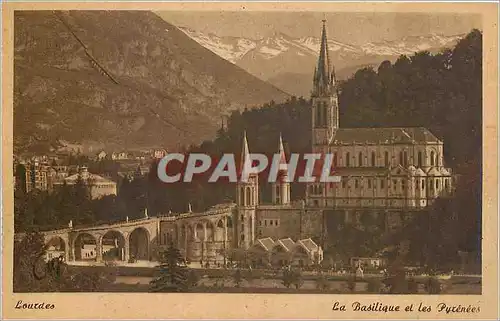 Cartes postales Lourdes - La Basilique et les Pyrenees