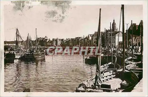 Ansichtskarte AK Le Croisic - Le Port a maree haute Bateaux de peche