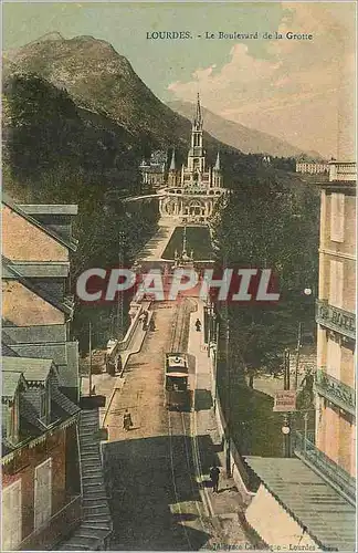 Cartes postales Lourdes - Le Boulevard de la Grotte Tramway