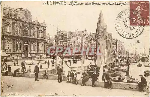 Cartes postales Le Havre - Le Musee et le Quai de Southampton Bateaux de peche