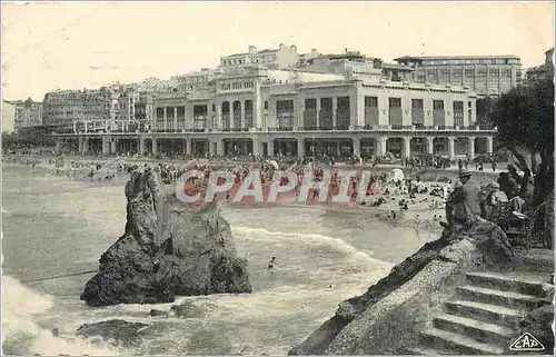 Cartes postales Biarritz - La Plage devant le Casino