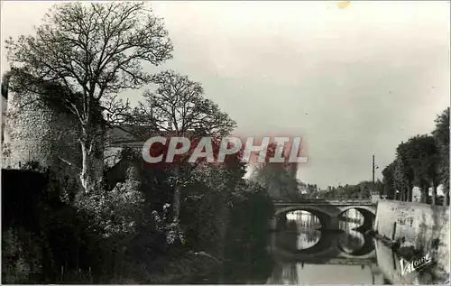 Cartes postales moderne Vendome Le Loir au pont Chartrain