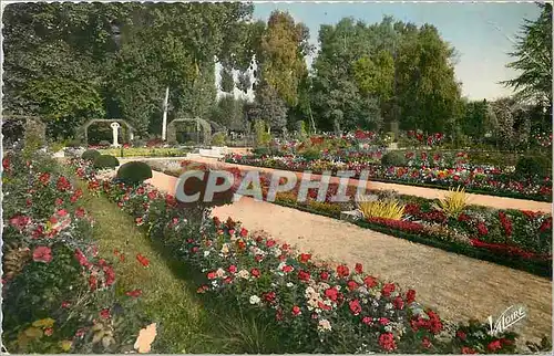 Cartes postales moderne Bourges Le jardin des Pres-Fichaux