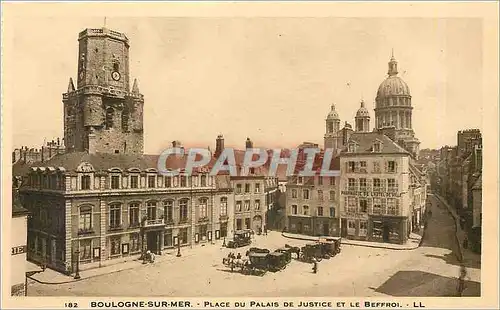 Cartes postales Boulogne-sur-Mer - Place du Palais de Justice et le Beffroi